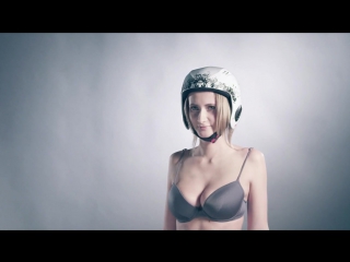 helmet test only boobs shake)